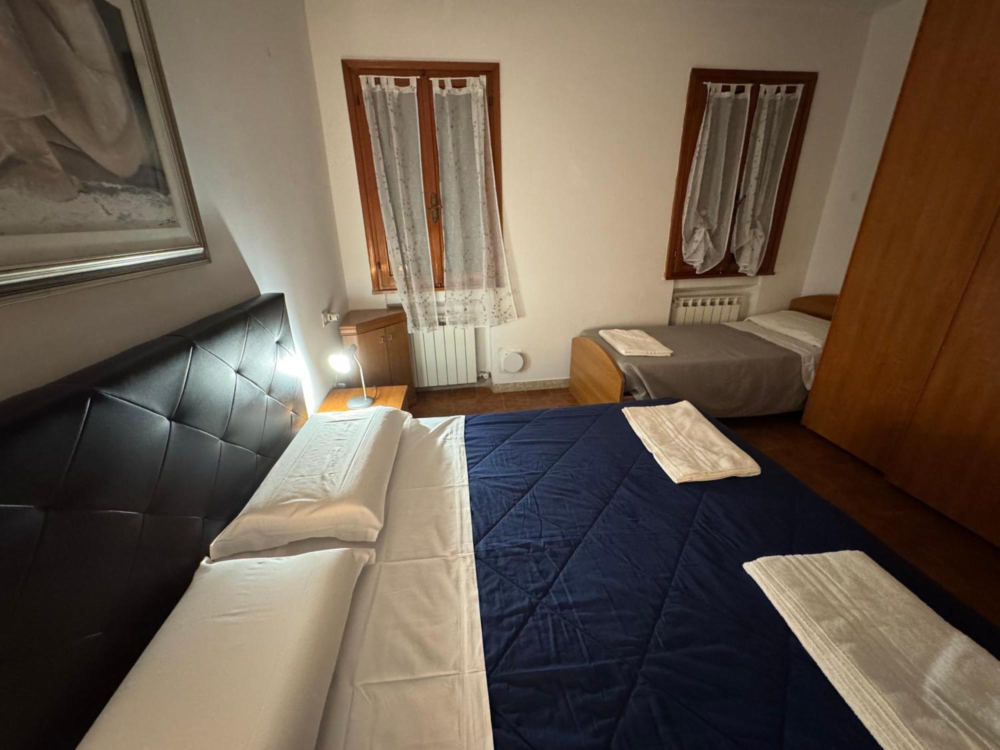 The Wolf House Hotel Velence Kültér fotó