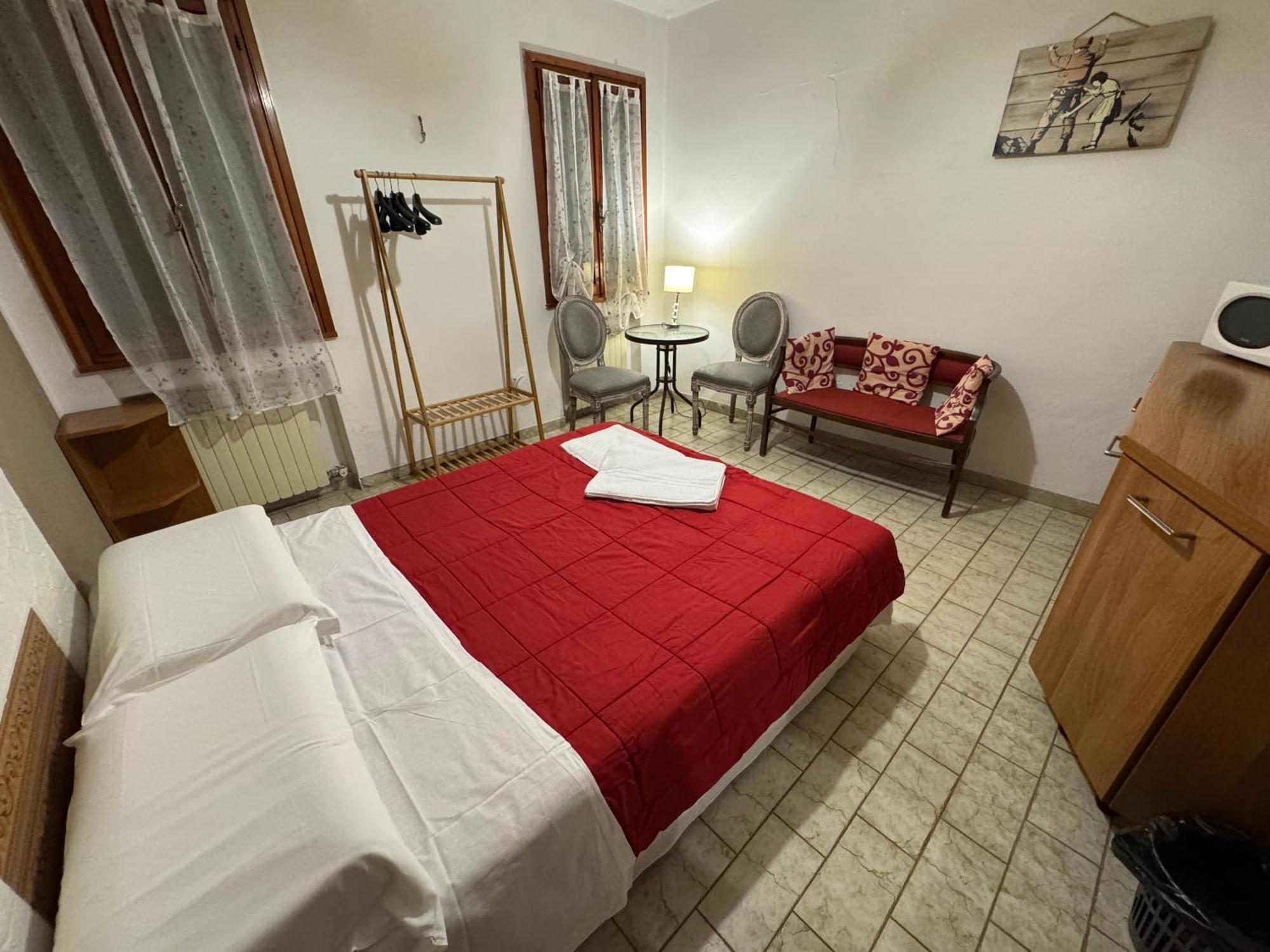 The Wolf House Hotel Velence Kültér fotó